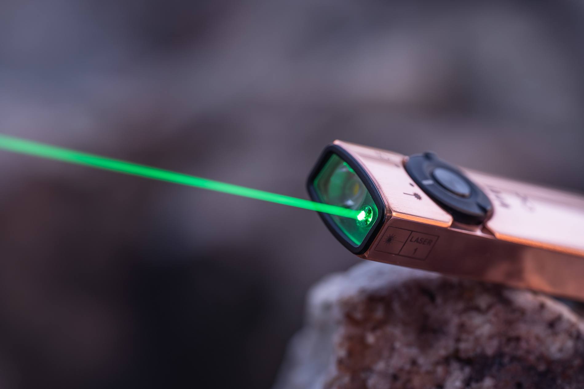 Punctator laser verde