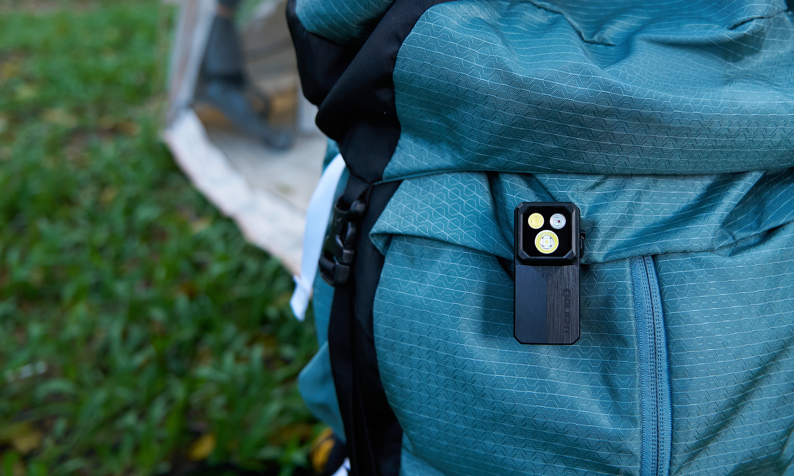 Oclip 2 Ultra: prindere pe echipament pentru lucru cu mainile libere