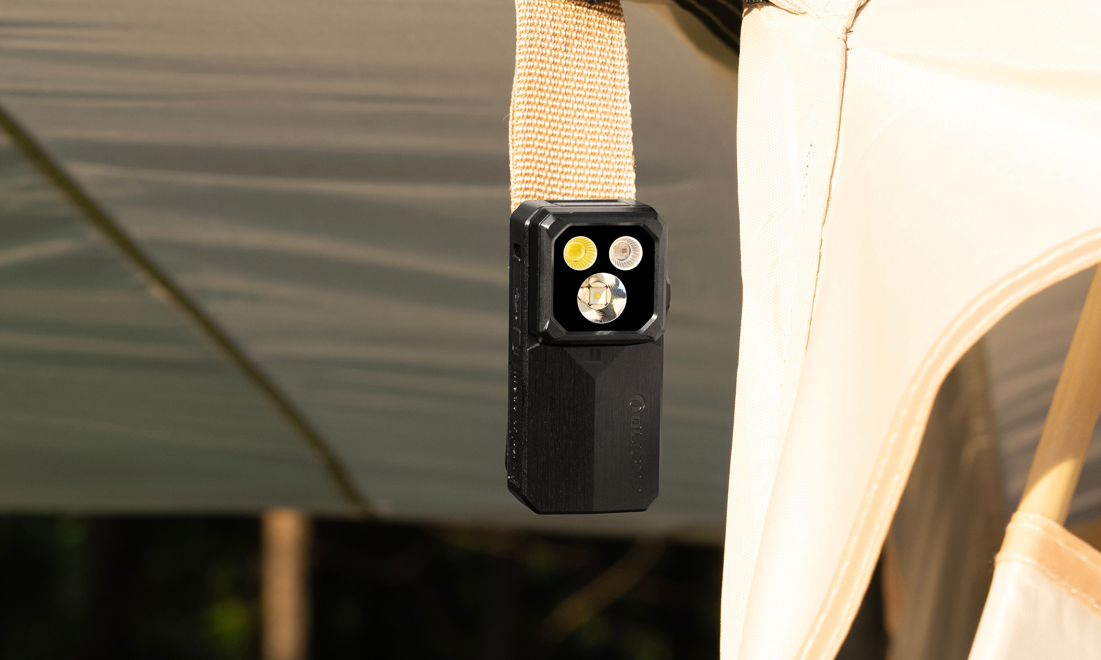 Oclip 2 Ultra: iluminare fara a tine lanterna in mana