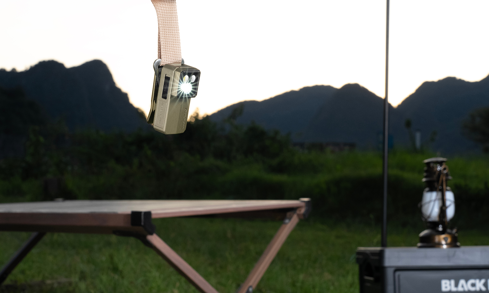 Oclip 2 Ultra: agatare pentru iluminarea zonei apropiate