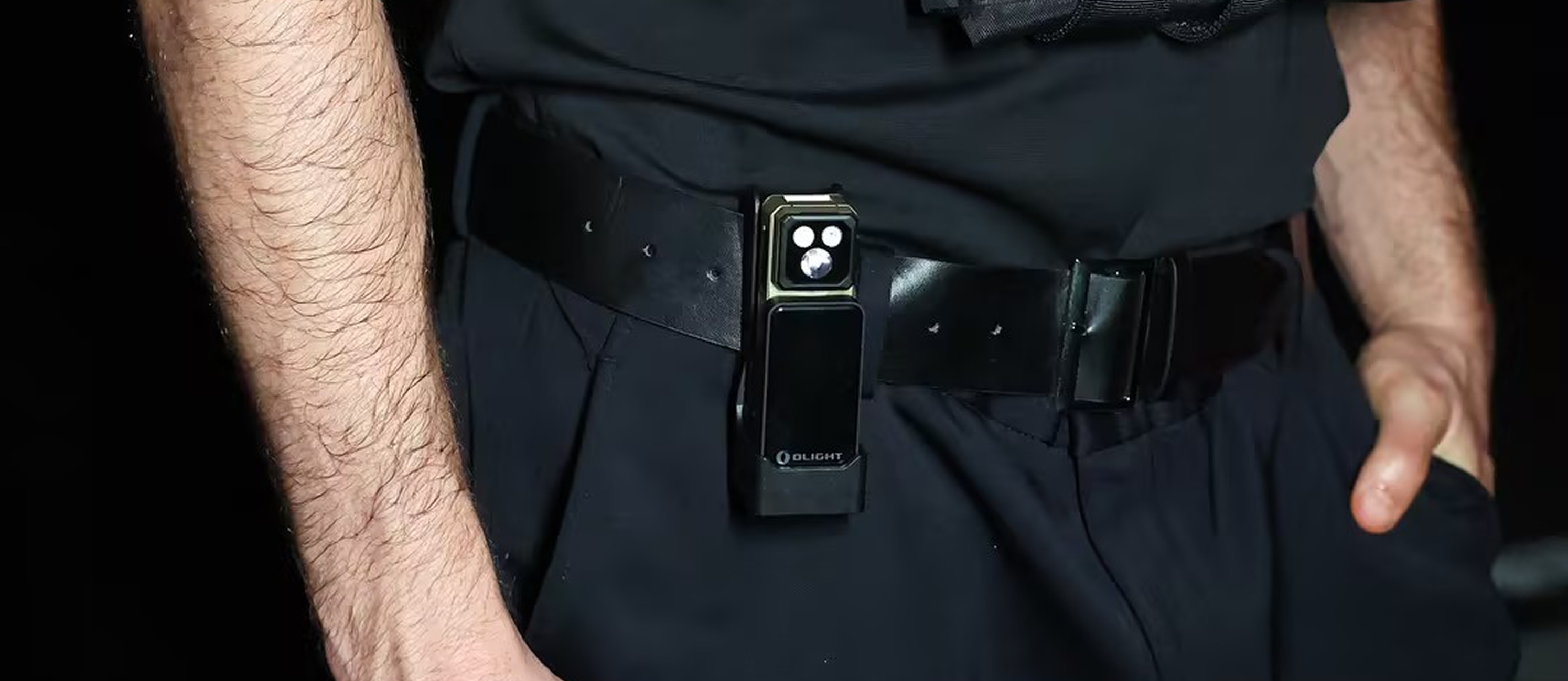 Oclip 2 Pro: toc optional pentru transport la curea